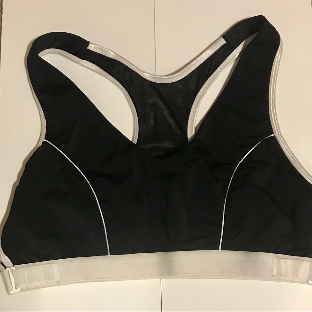 EUC Marika Black/White Seamless Sports Bra-Large